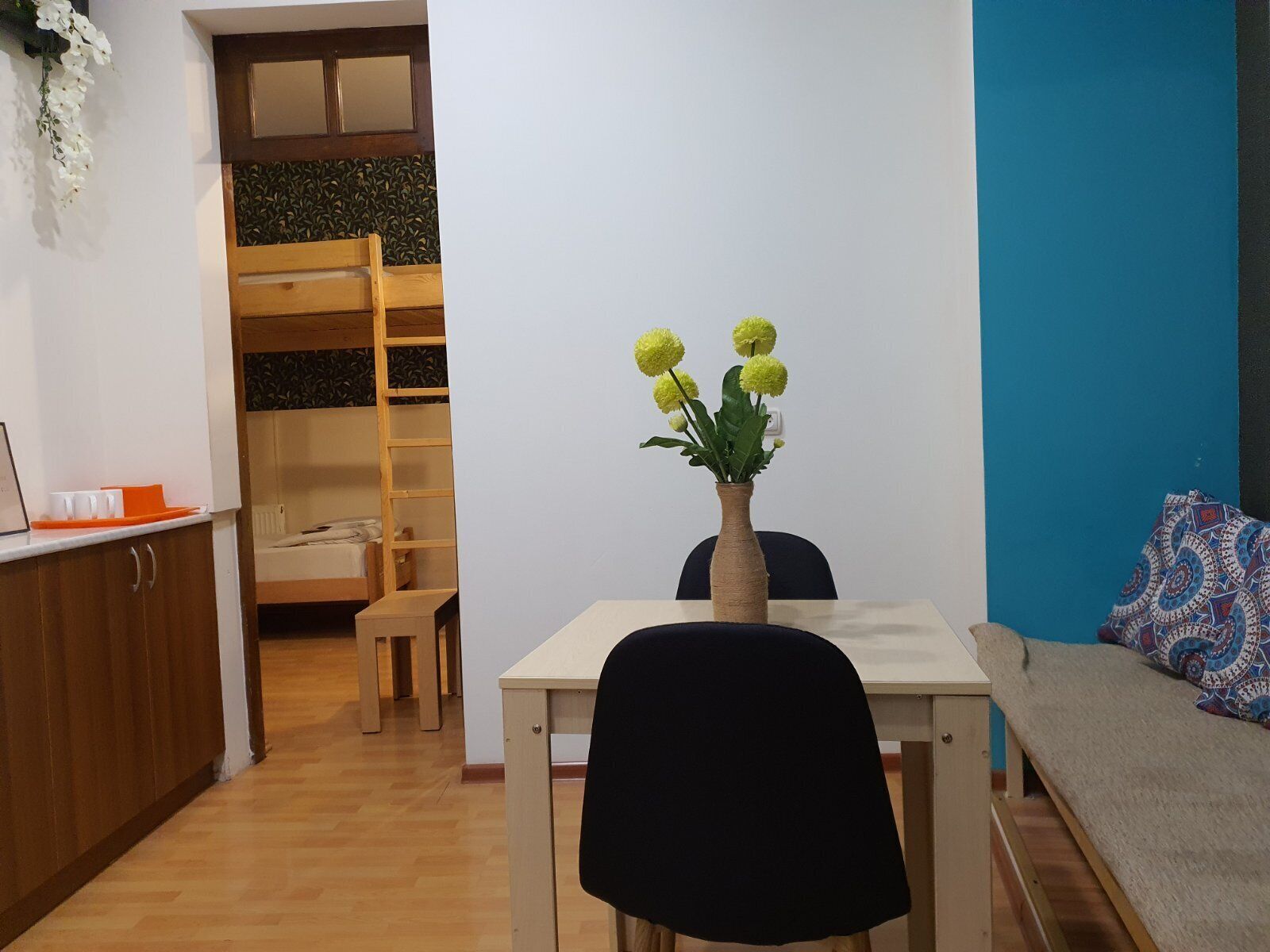 Photo - Envoy Hostel and Tours