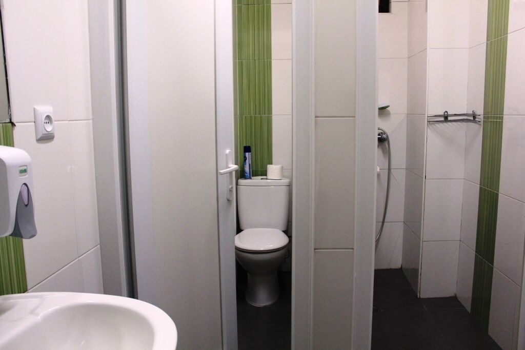 Photo - Envoy Hostel and Tours