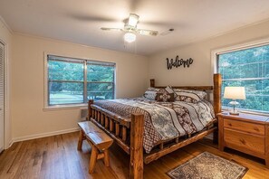 4 bedrooms, desk, iron/ironing board, travel cot