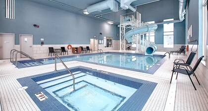 Holiday Inn Express & Suites Calgary Airport Trail NE by IHG