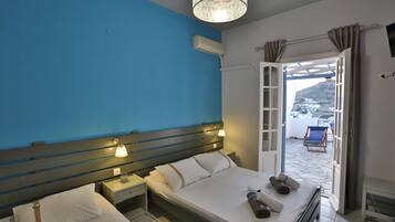 Deluxe Studio | 1 bedroom, down comforters, soundproofing, iron/ironing board