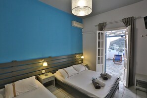 Deluxe Studio | Down comforters, soundproofing, iron/ironing board, free WiFi - Kini bay (Syros)