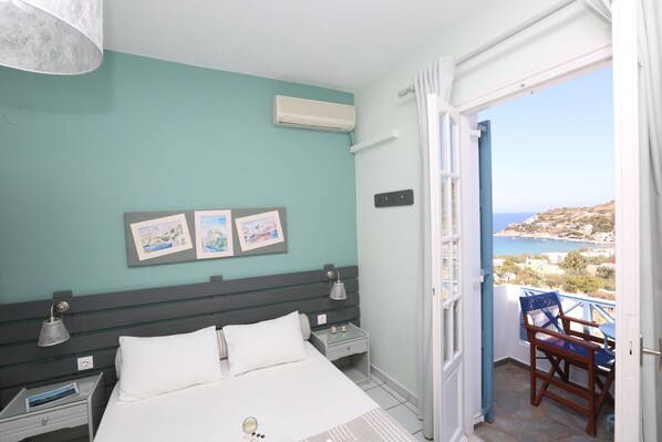 Exclusive Studio | Down comforters, soundproofing, iron/ironing board, free WiFi - Kini bay (Syros)