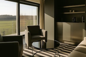 Luxury Room | Premium bedding, in-room safe, desk, laptop workspace