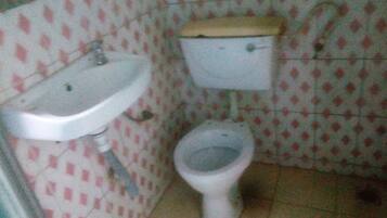 Quarto casal | Pia do banheiro
