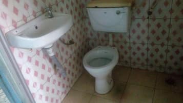 Double Room | Bathroom | Shower, free toiletries, towels, soap