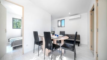 Mobile Home, 2 chambres (Leo) | Restauration dans la chambre