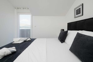 1 bedroom, travel cot, free WiFi, bed sheets