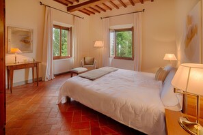 4 bedrooms, free WiFi, bed sheets - Luxury Chianti For Four (Greve in Chianti)