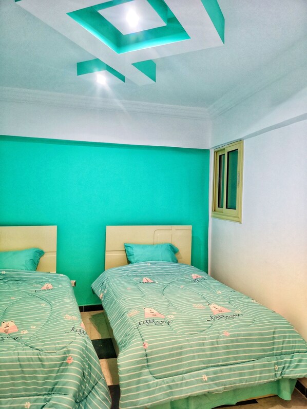 2 bedrooms, desk, iron/ironing board, WiFi
