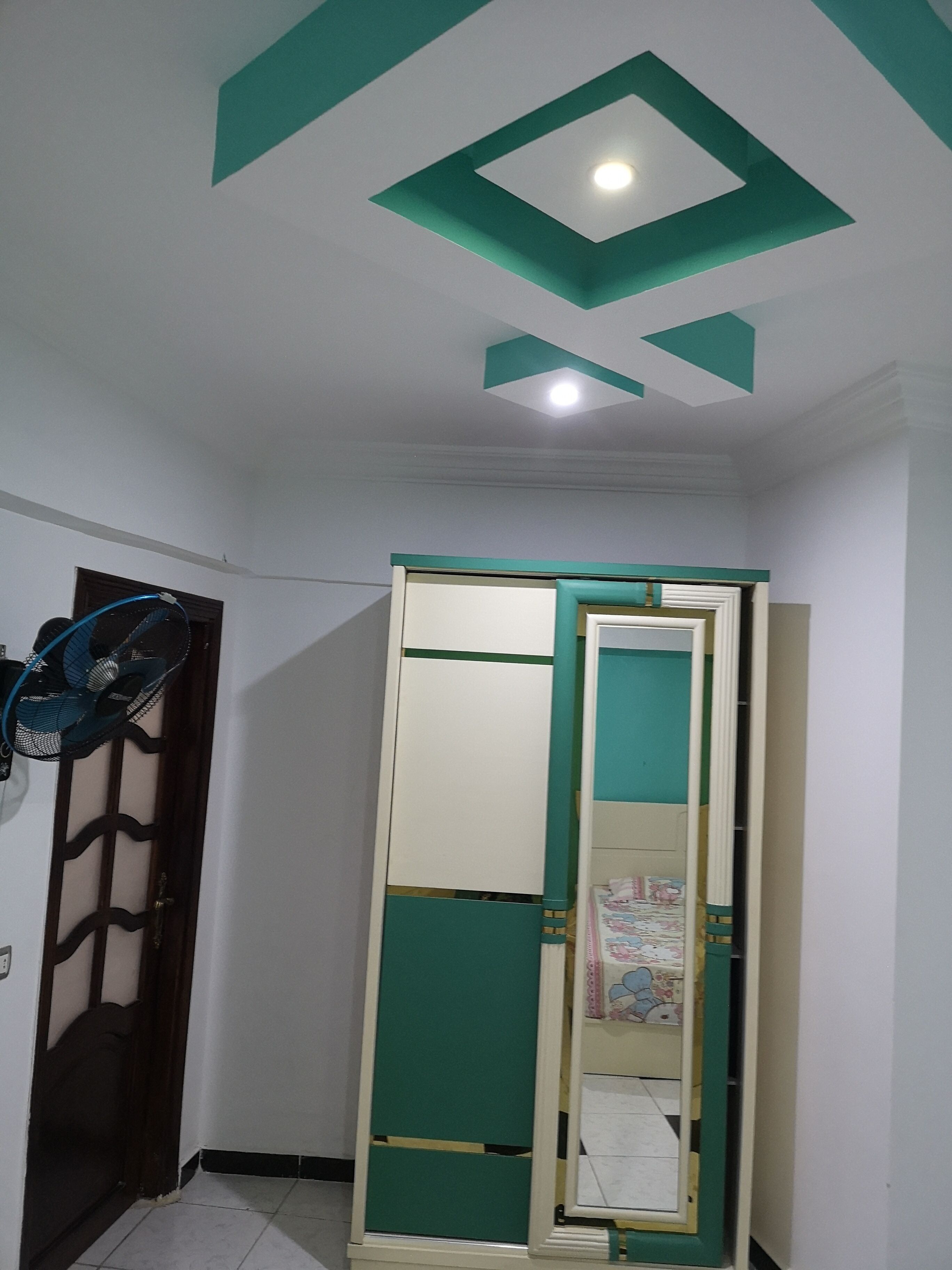 2 bedrooms, desk, iron/ironing board, WiFi