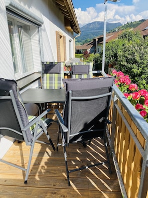 Outdoor dining - Apartment "Black Forest view" 100sqm with balcony (Münstertal)
