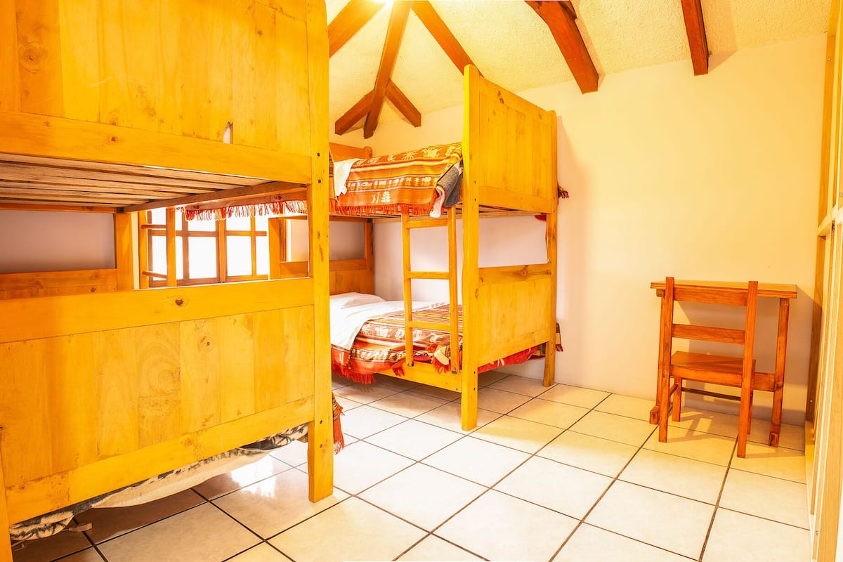 Vierbettzimmer, Mehrere Betten, Gemeinschaftsbad (Literas)