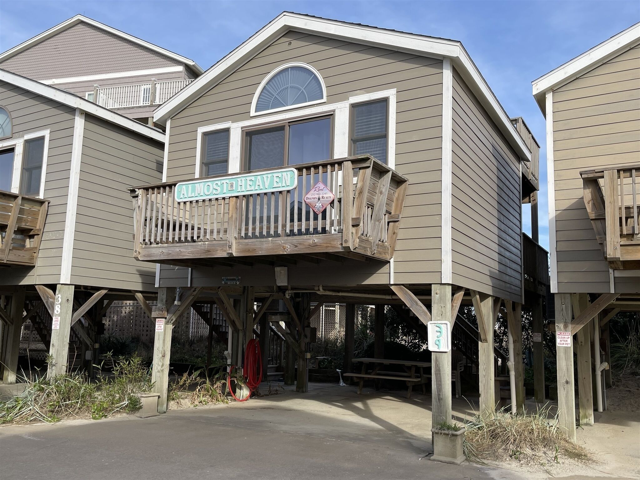 Studio | Ngoại thất