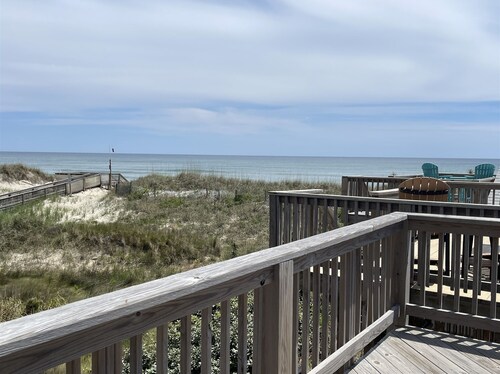 38 Piece Of Heaven Studio Bedroom Condo by RedAwning