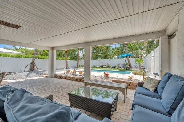 Villa, 3 Bedrooms | Terrace/patio - 7 Doors Down 3 Bedroom Villa by RedAwning (Holmes Beach)