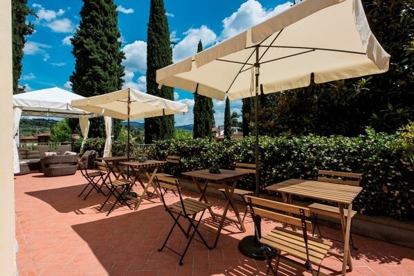 Terrace/patio - Deluxe Charming Florentine VILLA in the City. PLUS (Florence)