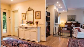 Villa, 4 Schlafzimmer, Terrasse, zum Garten hin | Zimmerausstattung