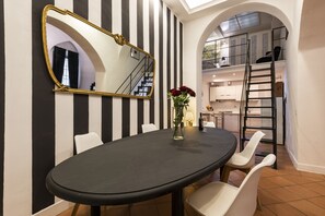 Apartment, 1 Bedroom | In-room dining - Luxury Large Loft by Dante House, Top Location (Florence)