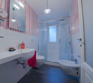 Bathroom - Perfect place to explore and relax, with courtyard (Florence)