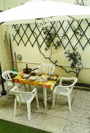 Terrace/patio - Perfect place to explore and relax, with courtyard (Florence)