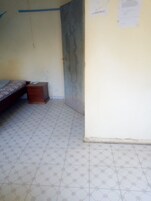 Double Room | Desk, bed sheets