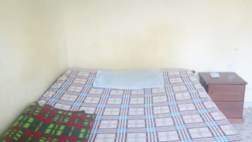 Chambre Double | Bureau, draps fournis