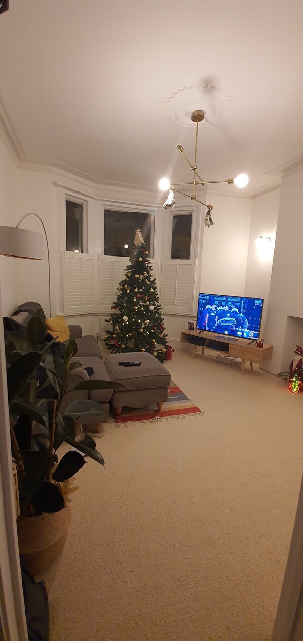 Apartment, 1 King Bed | Living room | 30-inch TV with satellite channels - Stunning 1-bed Flat in Brighton (Brighton)