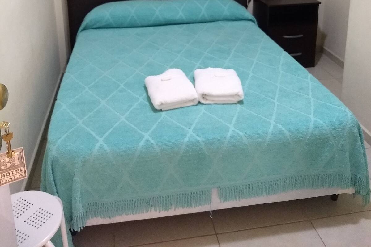 Double Room, 1 Bedroom | Desk, WiFi (free), bed sheets