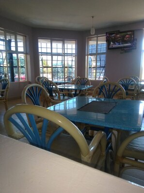 Free daily full breakfast - Hotel Rastopark (Busia)