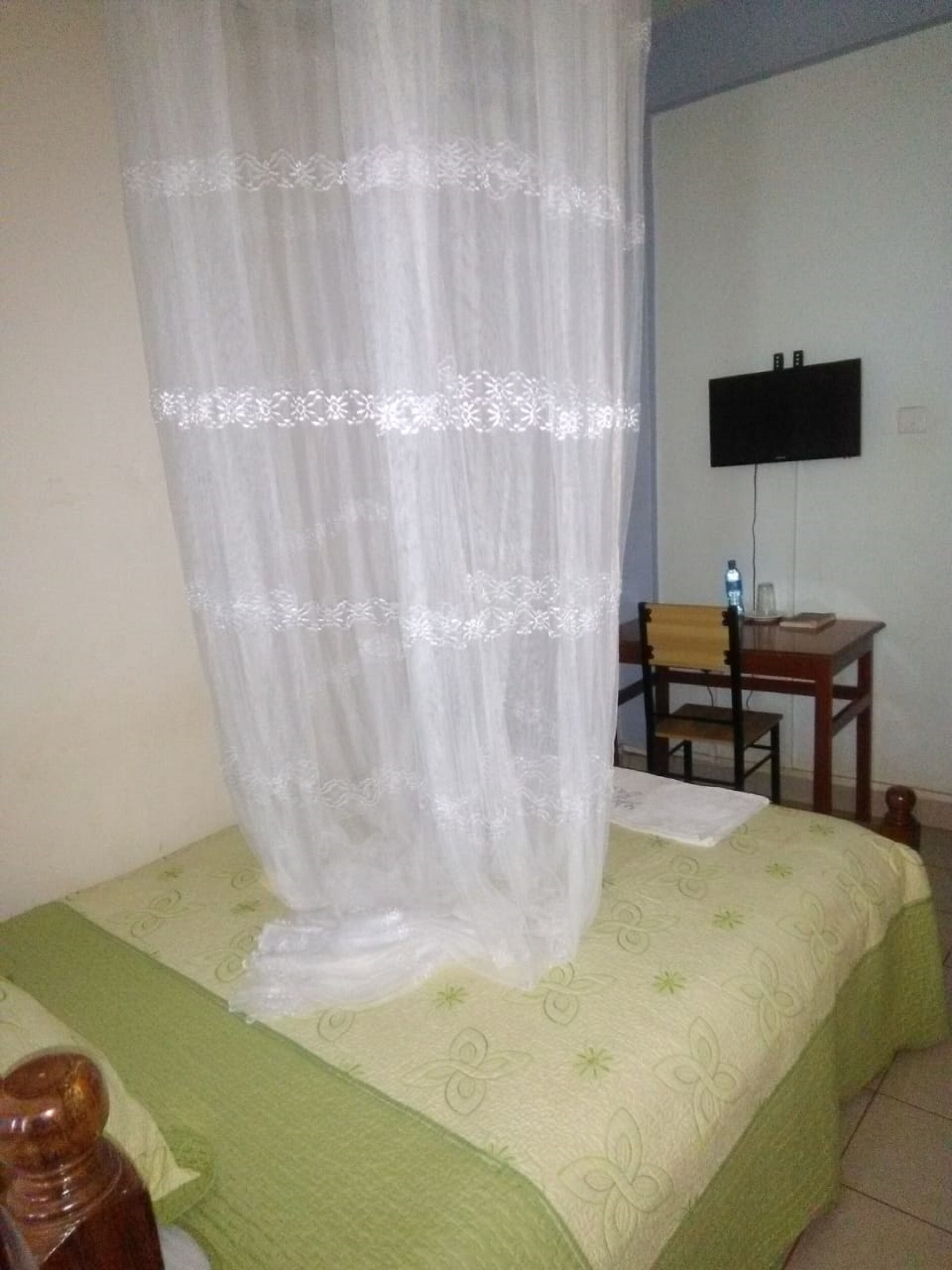 Desk, blackout drapes, free WiFi, bed sheets