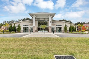 Exterior - Marvelous 5 Bed 4.5Bath Pool Home by Disney - at Luxury Veranda Palms (Kissimmee)