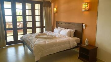 2 bedrooms, iron/ironing board, free WiFi, bed sheets