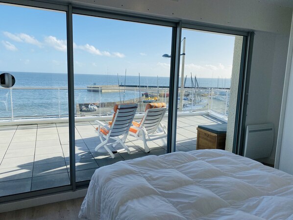 1 bedroom, iron/ironing board