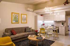 TV, books - Anemi  Apartments  II (Nafplio)