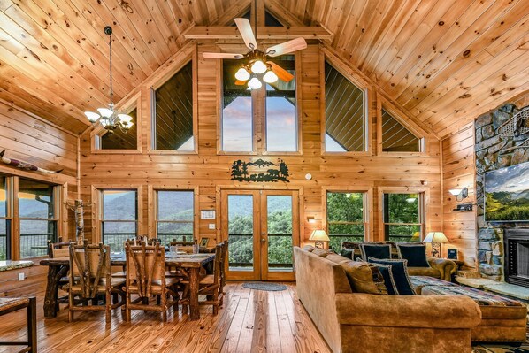 Cabin, 3 Bedrooms | Living area | 30-inch TV with cable channels