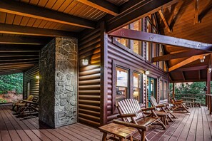 Cabin, 3 Bedrooms | Terrace/patio