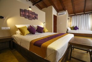 迷你吧、办公桌、隔音、免费 WiFi