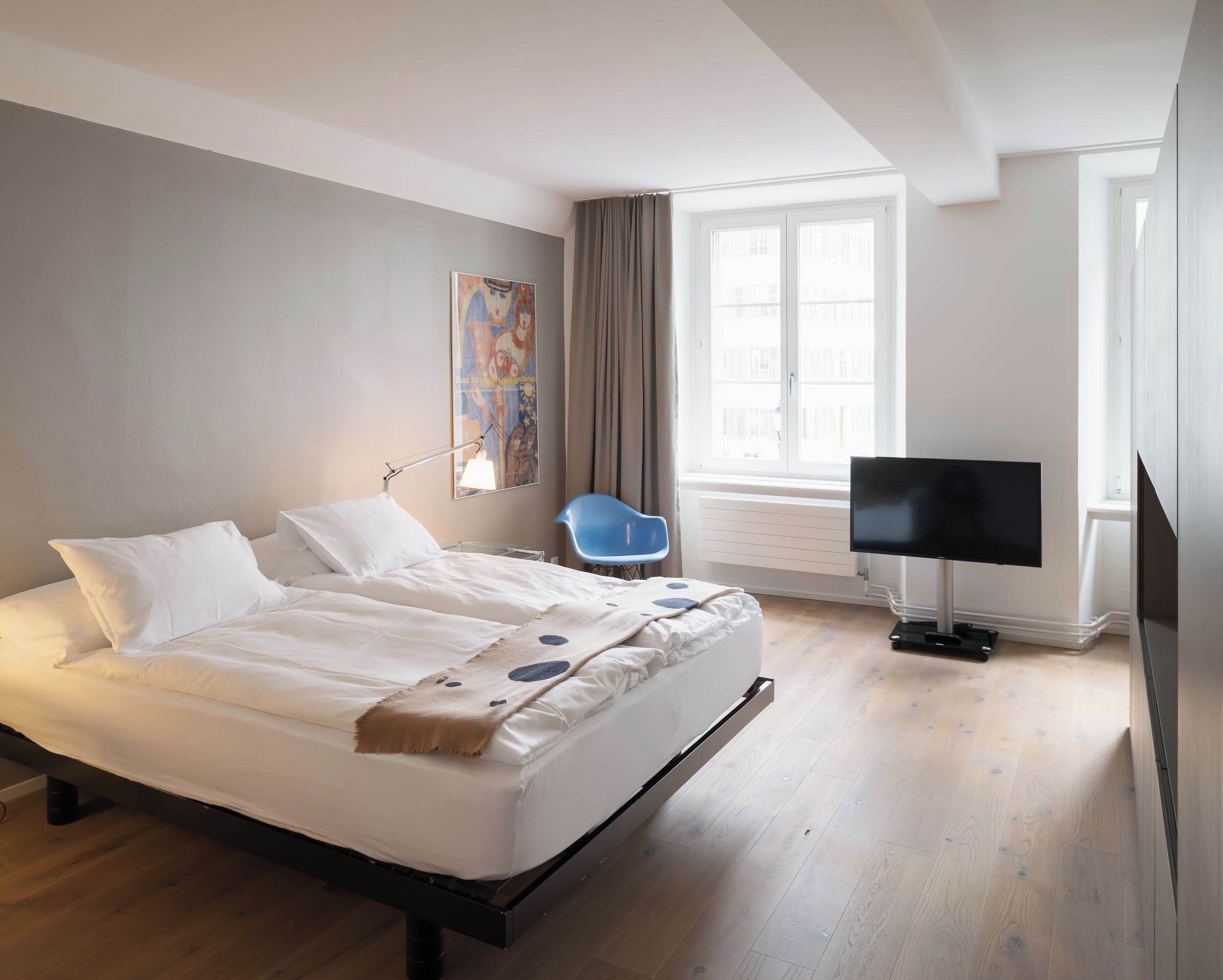 Design Loft | Desk, free WiFi