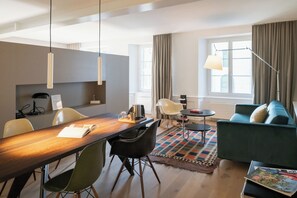 Design Loft | Living area | 80-cm TV with cable channels - Hotel Baseltor (Solothurn)