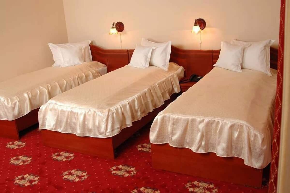 Triple Room | Soundproofing, iron/ironing board, free WiFi