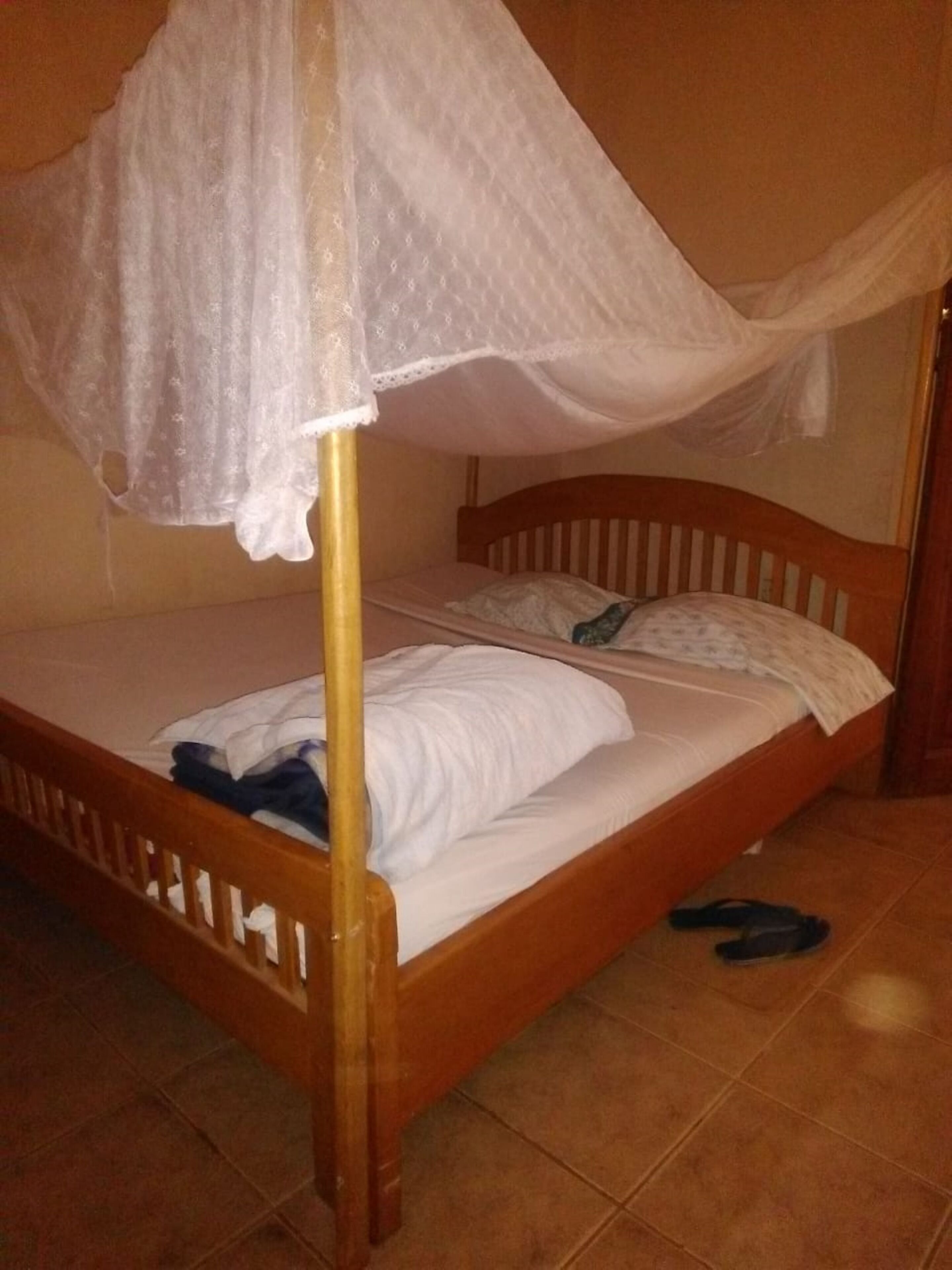 Wifi gratis y ropa de cama 