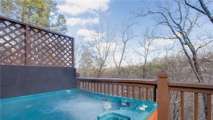Unclassified image, 4 of 31, button - Wildwood Cove, 2 Bedrooms, Fireplace, Wifi, Jetted Tub, Hot Tub, Sleeps 6 (Sevierville)