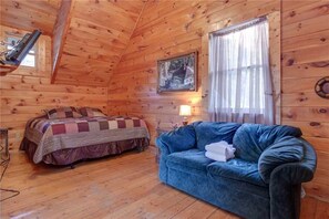 Room - Wildwood Cove, 2 Bedrooms, Fireplace, Wifi, Jetted Tub, Hot Tub, Sleeps 6 (Sevierville)