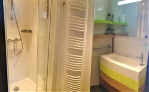Shower, hair dryer - The Plomarc'h on Douarnenez Bay (Douarnenez)