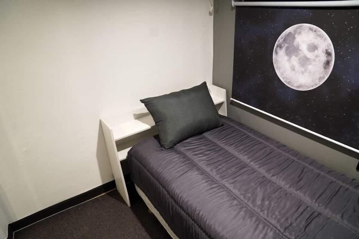 Rideaux occultants, fer et planche Ă repasser, Wi-Fi gratuit