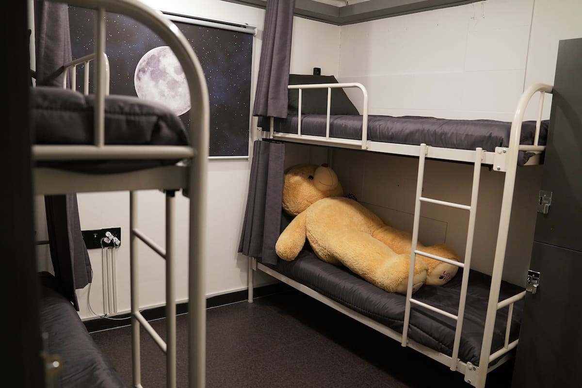 Shared Dormitory, Women only