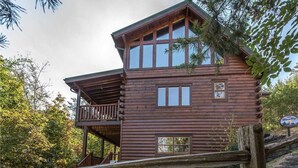Unclassified image, 5 of 29, button - Wilderness Lodge, 3 Bedrooms, Loft, Hot Tub, Sleeps 14 (Sevierville)