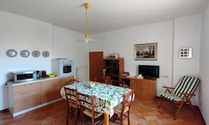 Appartement de base, 2 chambres | 3 chambres, accès au Wi-Fi (inclus), literie fournie
