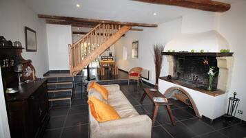 Cottage, 4 phòng ngủ (Les Aspres) | Khu phòng khách | TV màn hình phẳng